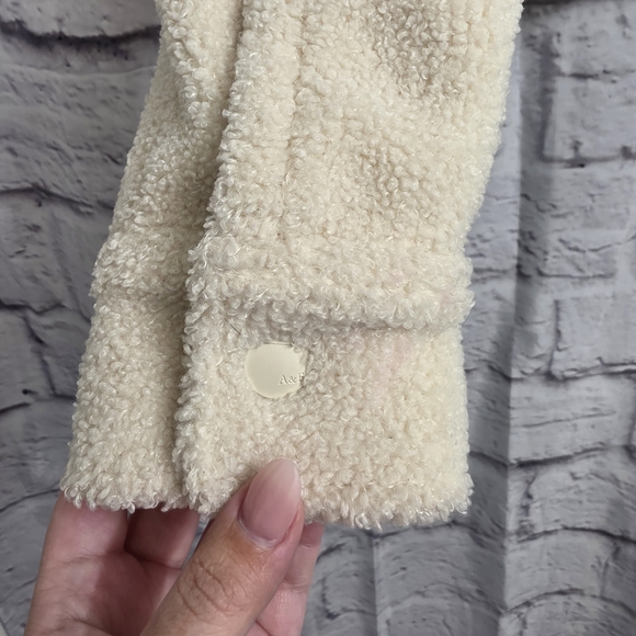 Abercrombie & Fitch Cream Sherpa Teddy Jacket Size Small - Picture 5 of 16